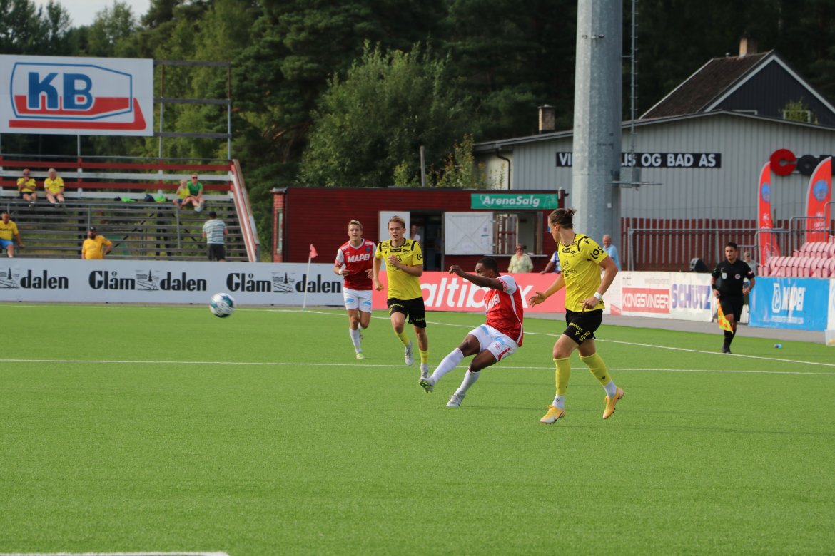 Se Bilder Fra Fotballfesten Med Over 3000 På Gjemselund / Kongsvinger